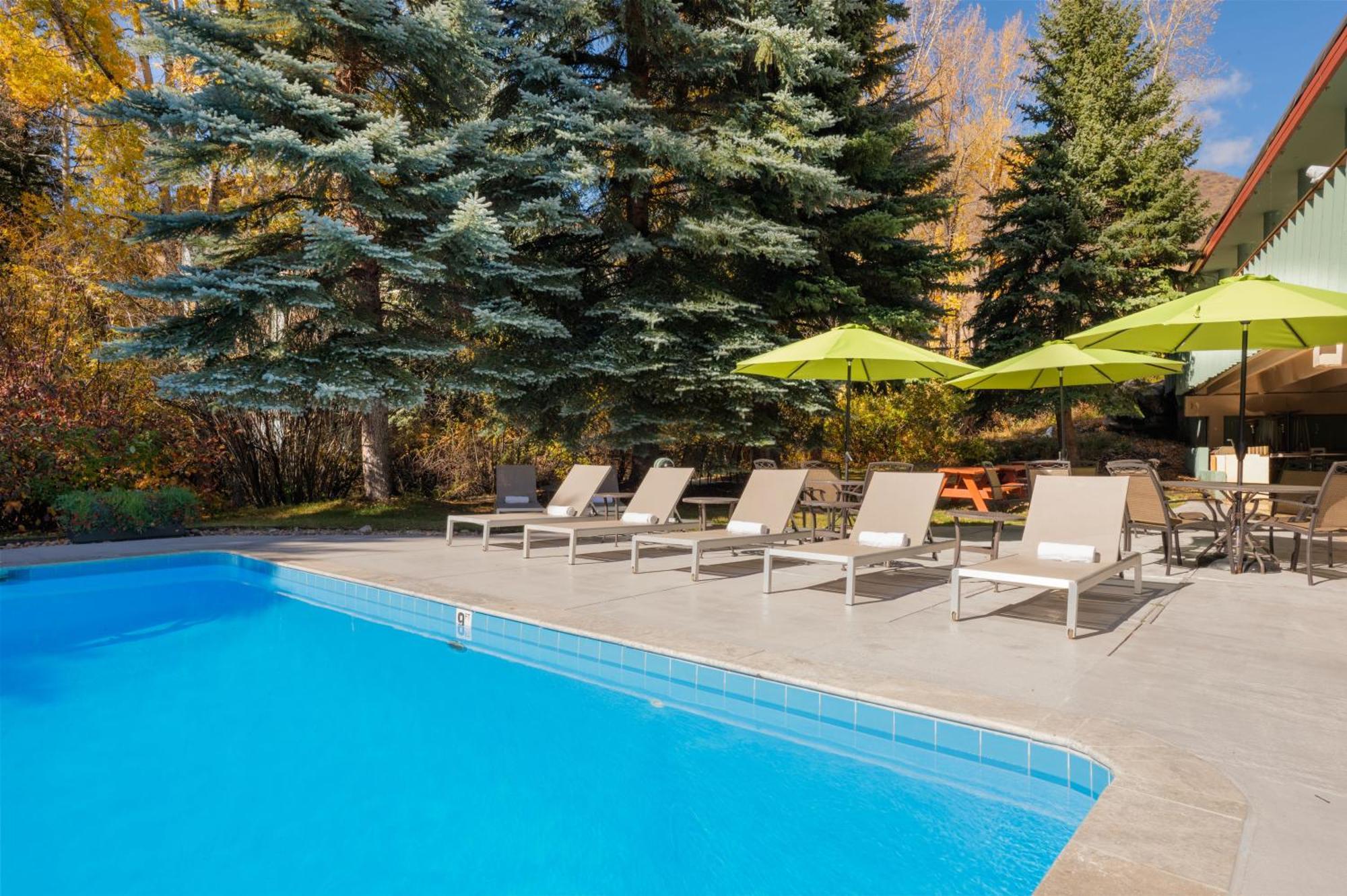 Evergreen Lodge At Vail Exterior photo